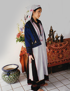 Syria costumes clothing dresses embroidery traditional Hawran